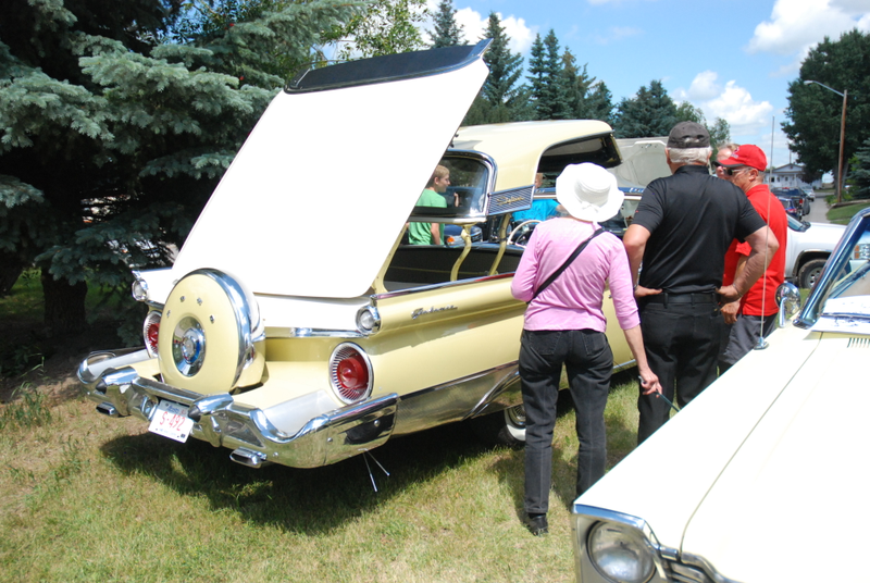 Illustration for article titled Have some pictures from the Granum 2015 Canada Day car show